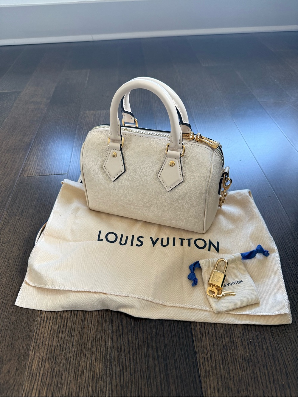 Louis Vuitton Speedy Bandoulière 20 in Crème